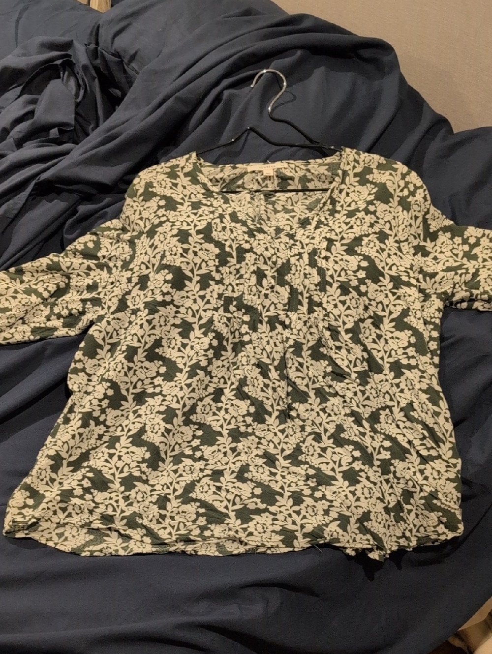 fun 2 fun Green and Cream Floral V-Neck Blouse